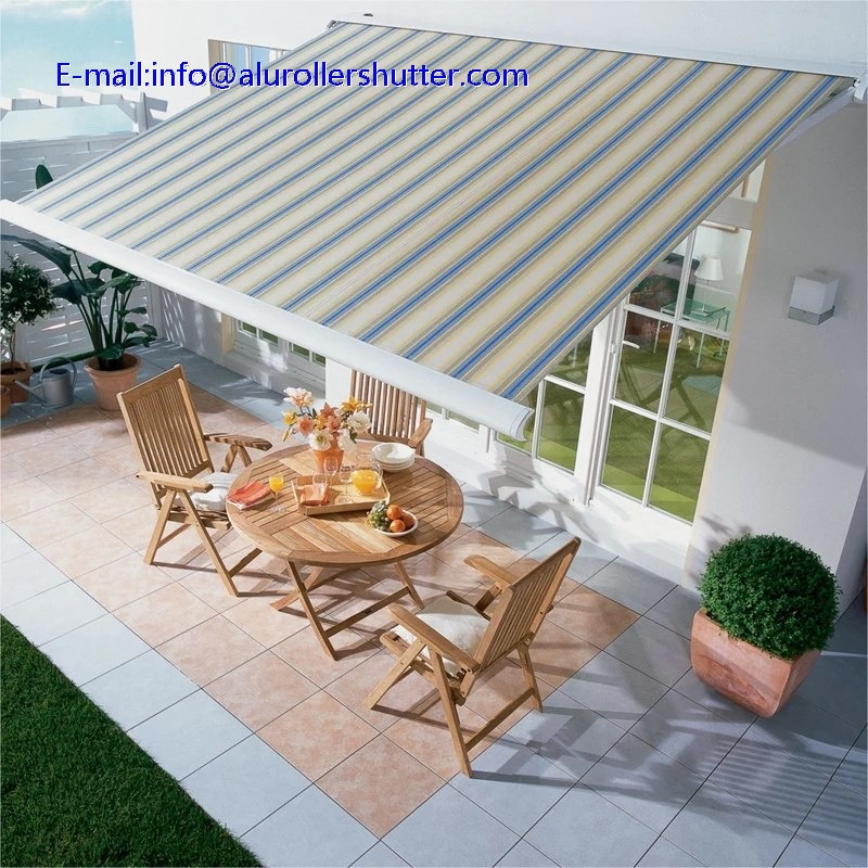 Retractable arm awning