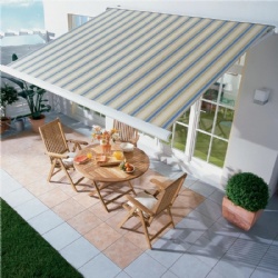 Retractable arm awning
